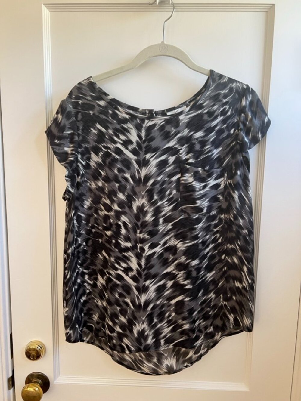 Joie silk black / gray cap-sleeve blouse
